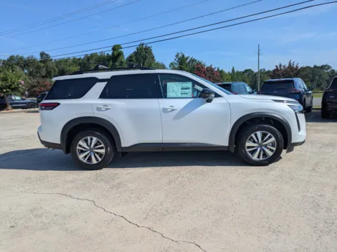 Another view of 2026 Nissan Pathfinder SL for sale in Vidalia, GA at Woody Folsom Nissan of Vidalia