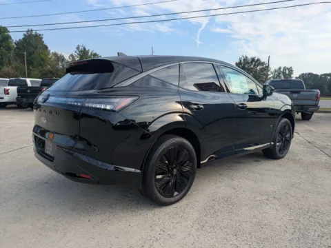 More photos of 2027 Nissan Murano SL at Woody Folsom Nissan of Vidalia, GA