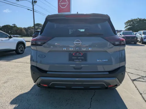 More photos of 2023 Nissan Rogue SL at Woody Folsom Nissan of Vidalia, GA