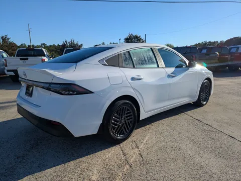 More photos of 2027 Nissan Sentra SV at Woody Folsom Nissan of Vidalia, GA