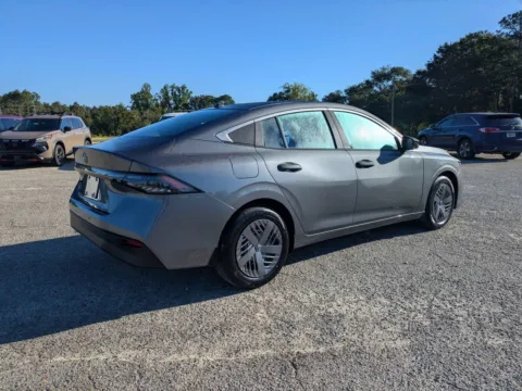 More photos of 2027 Nissan Sentra S at Woody Folsom Nissan of Vidalia, GA