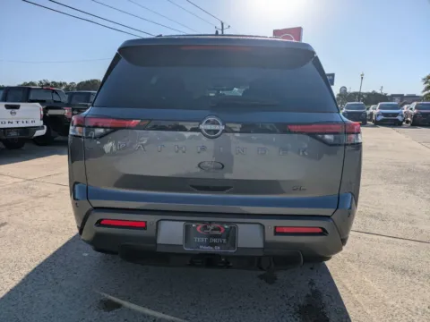 More photos of 2026 Nissan Pathfinder SL at Woody Folsom Nissan of Vidalia, GA