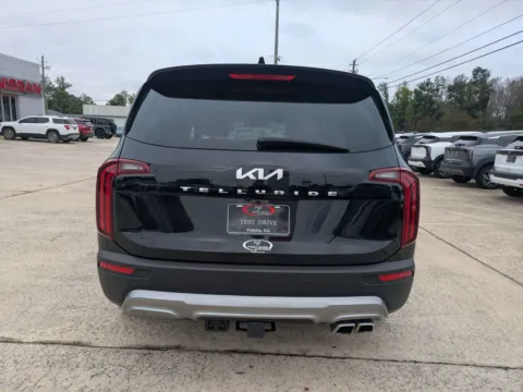 More photos of 2022 Kia Telluride EX at Woody Folsom Nissan of Vidalia, GA
