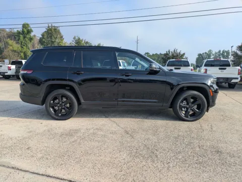 Another view of 2023 Jeep Grand Cherokee L Altitude for sale in Vidalia, GA at Woody Folsom Nissan of Vidalia