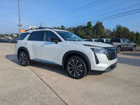 Photos of 2026 Nissan Pathfinder Platinum for sale in Vidalia, GA at Woody Folsom Nissan of Vidalia