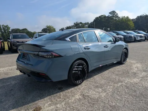 More photos of 2027 Nissan Sentra SR at Woody Folsom Nissan of Vidalia, GA