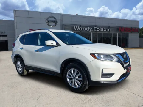 White 2018 Nissan Rogue SV for sale in Vidalia, GA