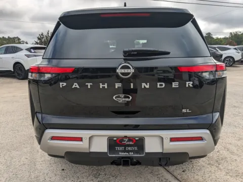 More photos of 2025 Nissan Pathfinder SL at Woody Folsom Nissan of Vidalia, GA