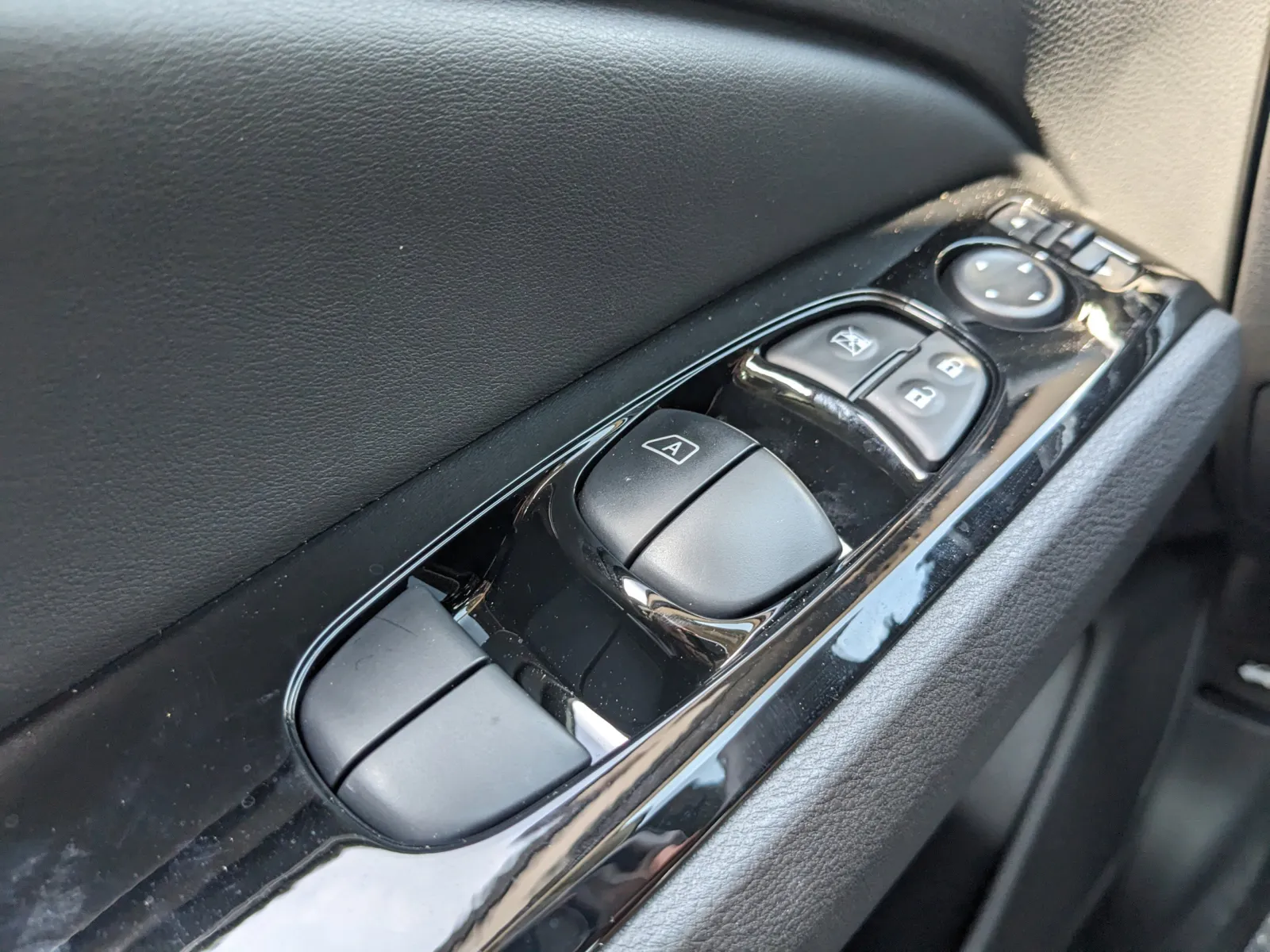 2024 Nissan Altima SR - Photo 26
