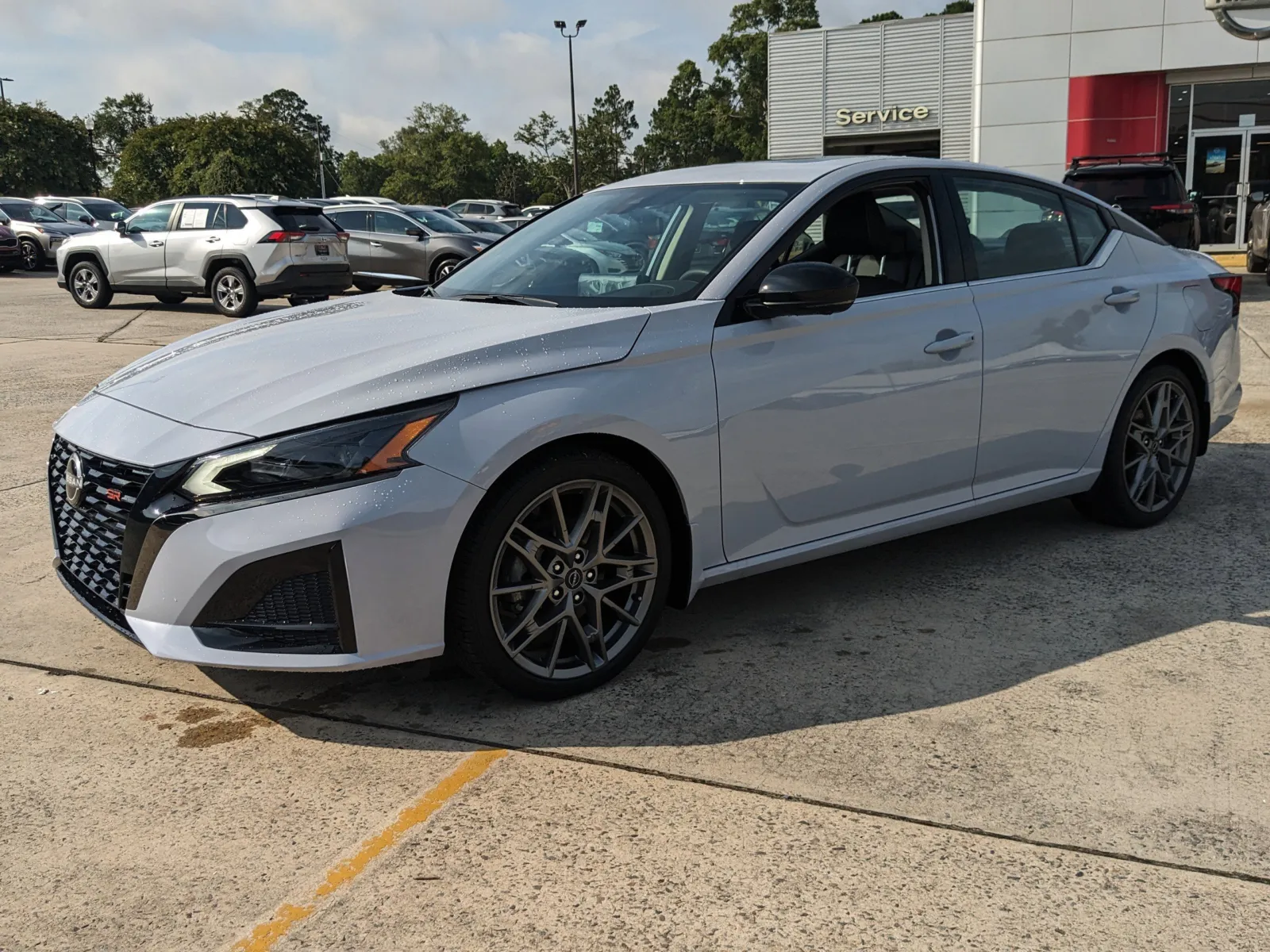 2024 Nissan Altima SR - Photo 9