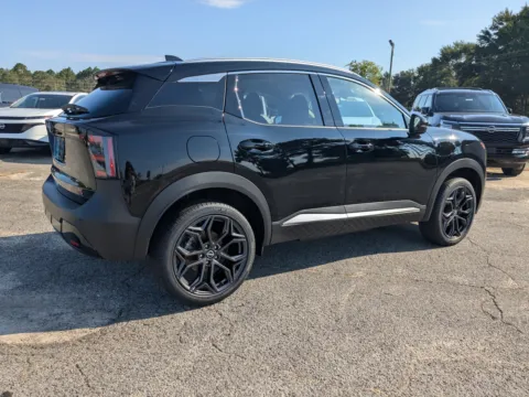 More photos of 2025 Nissan Kicks SR at Woody Folsom Nissan of Vidalia, GA