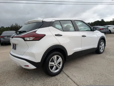 More photos of 2025 Nissan Kicks Play S at Woody Folsom Nissan of Vidalia, GA