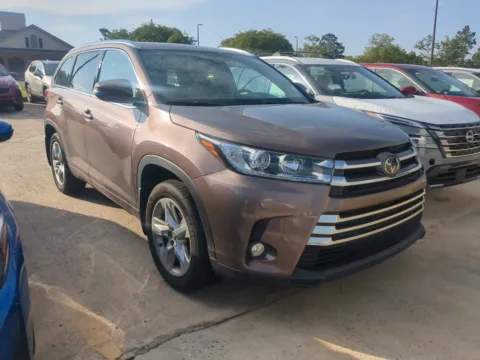 Red 2017 Toyota Highlander Limited for sale in Vidalia, GA