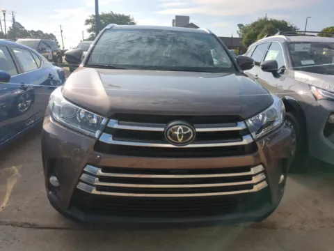 Photos of 2017 Toyota Highlander Limited for sale in Vidalia, GA at Woody Folsom Nissan of Vidalia
