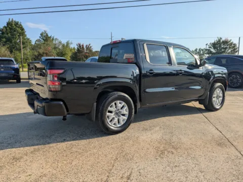 More photos of 2024 Nissan Frontier SV at Woody Folsom Nissan of Vidalia, GA