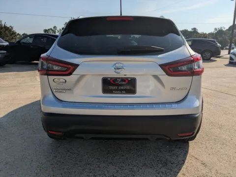 More photos of 2022 Nissan Rogue Sport SL at Woody Folsom Nissan of Vidalia, GA