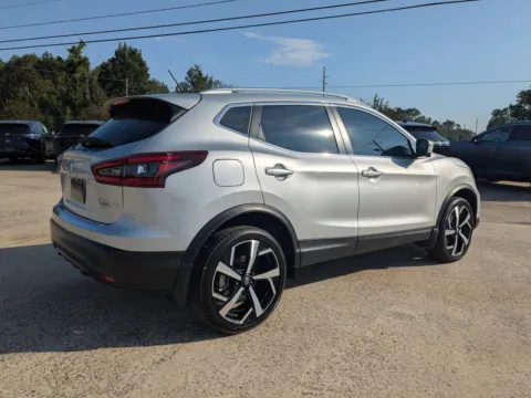 More photos of 2022 Nissan Rogue Sport SL at Woody Folsom Nissan of Vidalia, GA