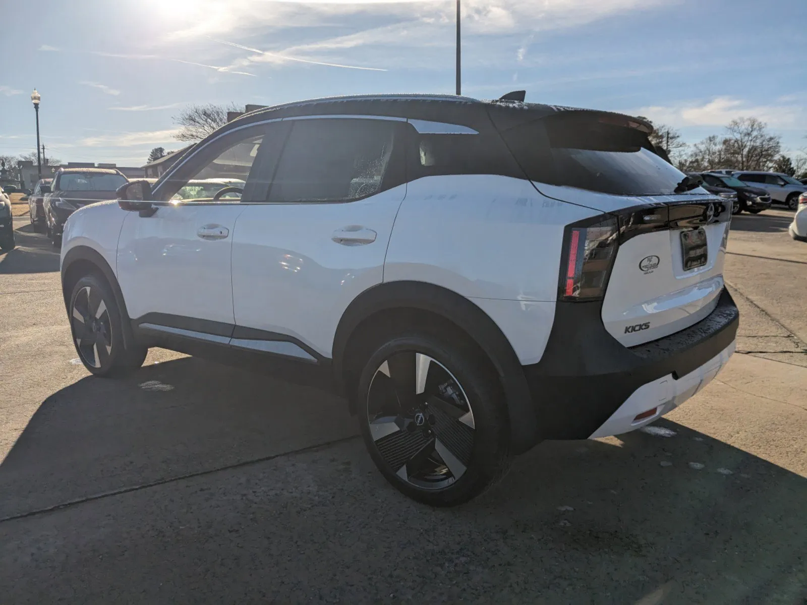 2025 Nissan Kicks SR - Photo 6