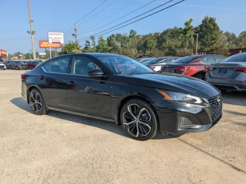 Black 2023 Nissan Altima 2.5 SR for sale in Vidalia, GA