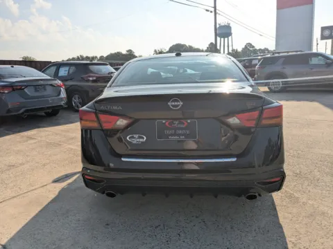 More photos of 2023 Nissan Altima 2.5 SR at Woody Folsom Nissan of Vidalia, GA