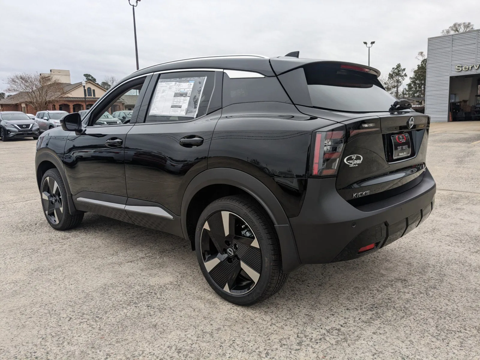 2025 Nissan Kicks SR - Photo 6