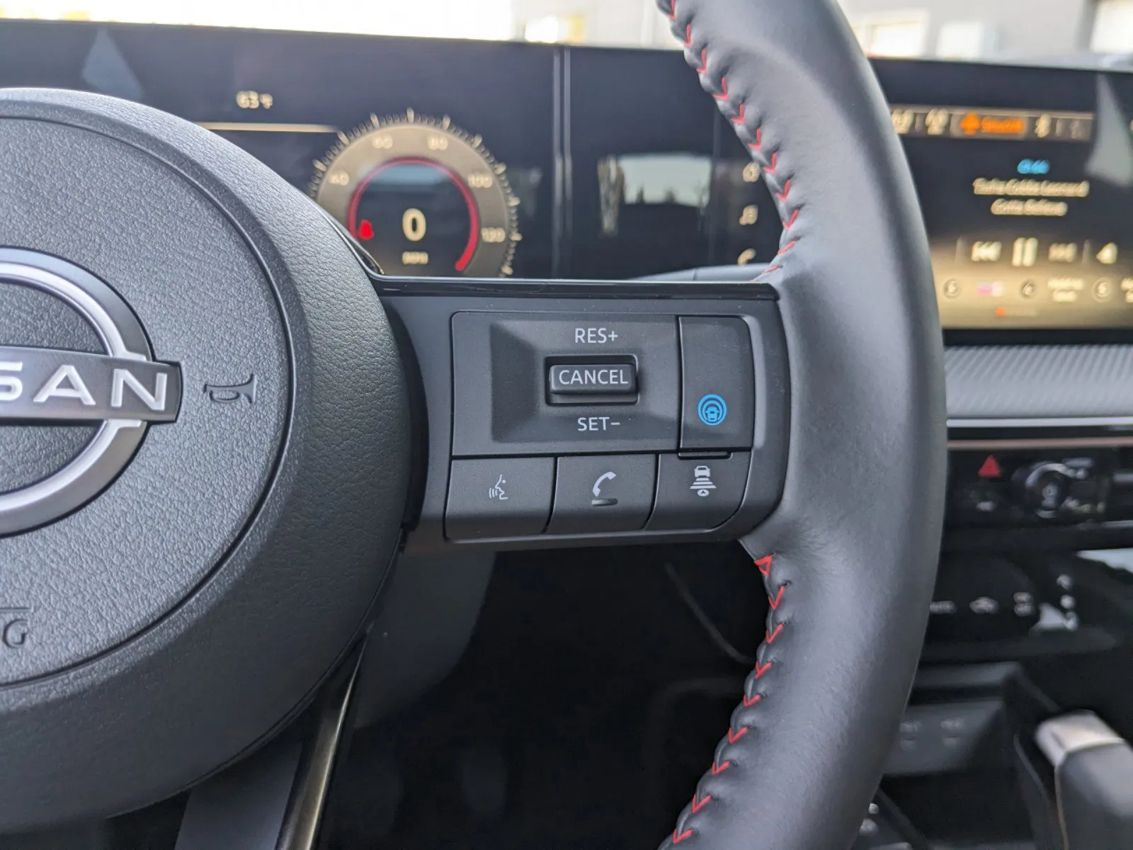 2025 Nissan Kicks SR - Photo 24