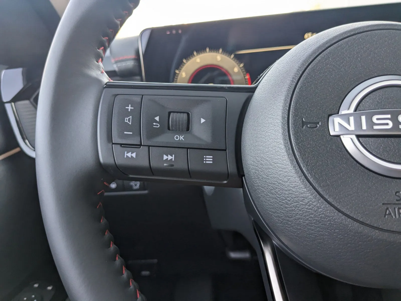 2025 Nissan Kicks SR - Photo 23