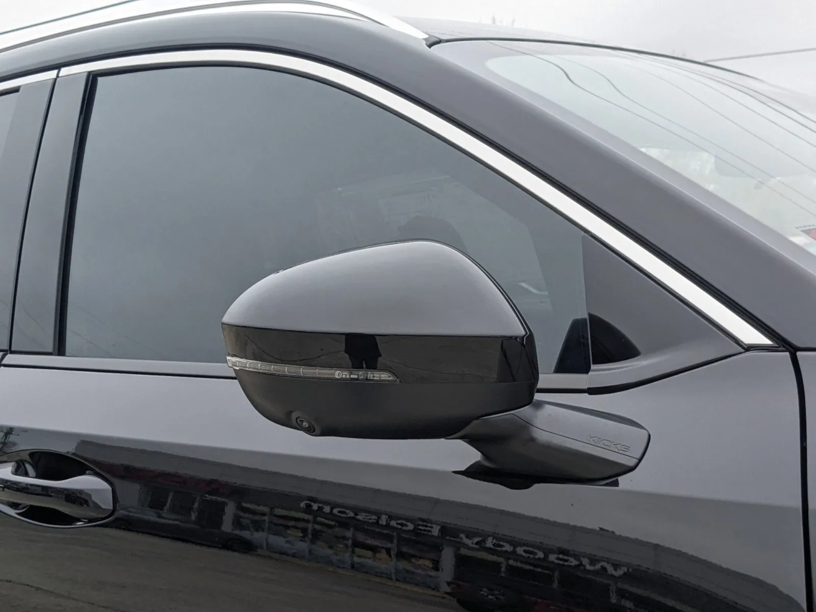 2025 Nissan Kicks SR - Photo 12