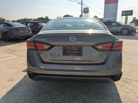More photos of 2021 Nissan Altima 2.5 S at Woody Folsom Nissan of Vidalia, GA