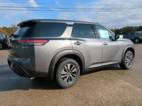 More photos of 2025 Nissan Pathfinder S at Woody Folsom Nissan of Vidalia, GA