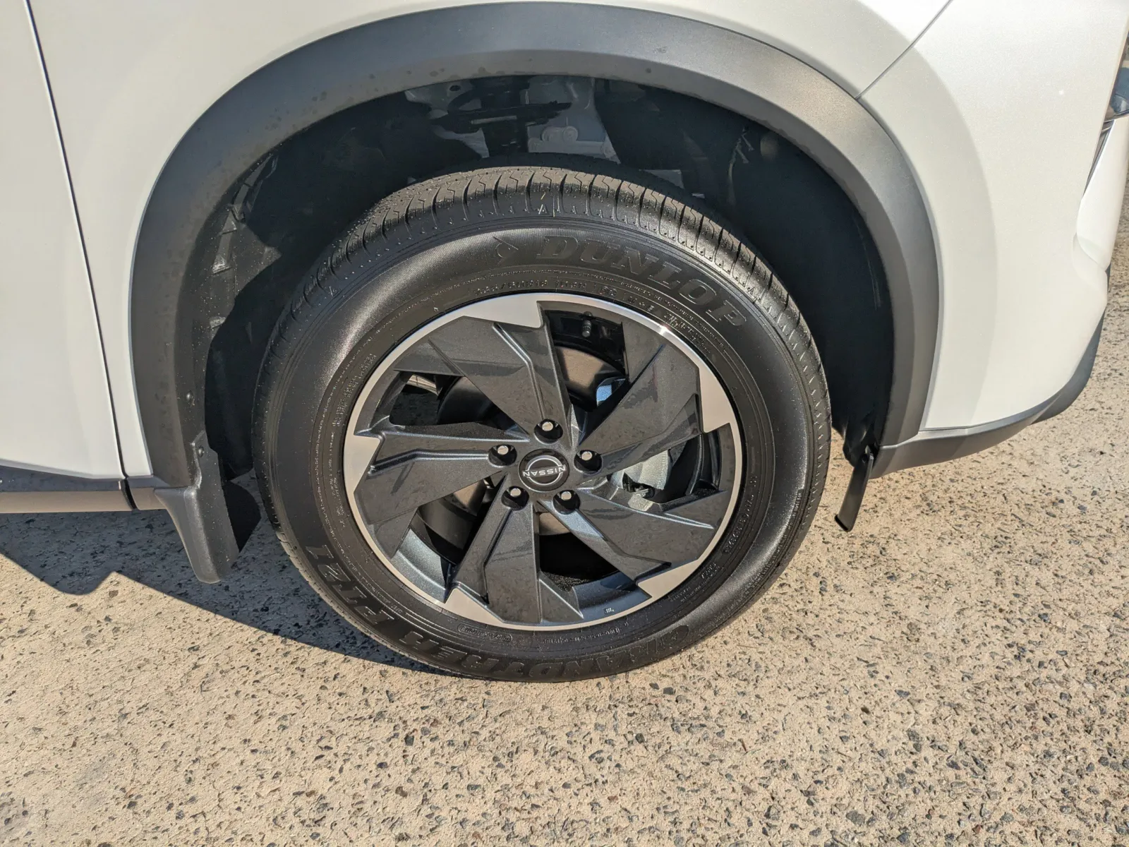 2026 Nissan Rogue SV - Photo 11