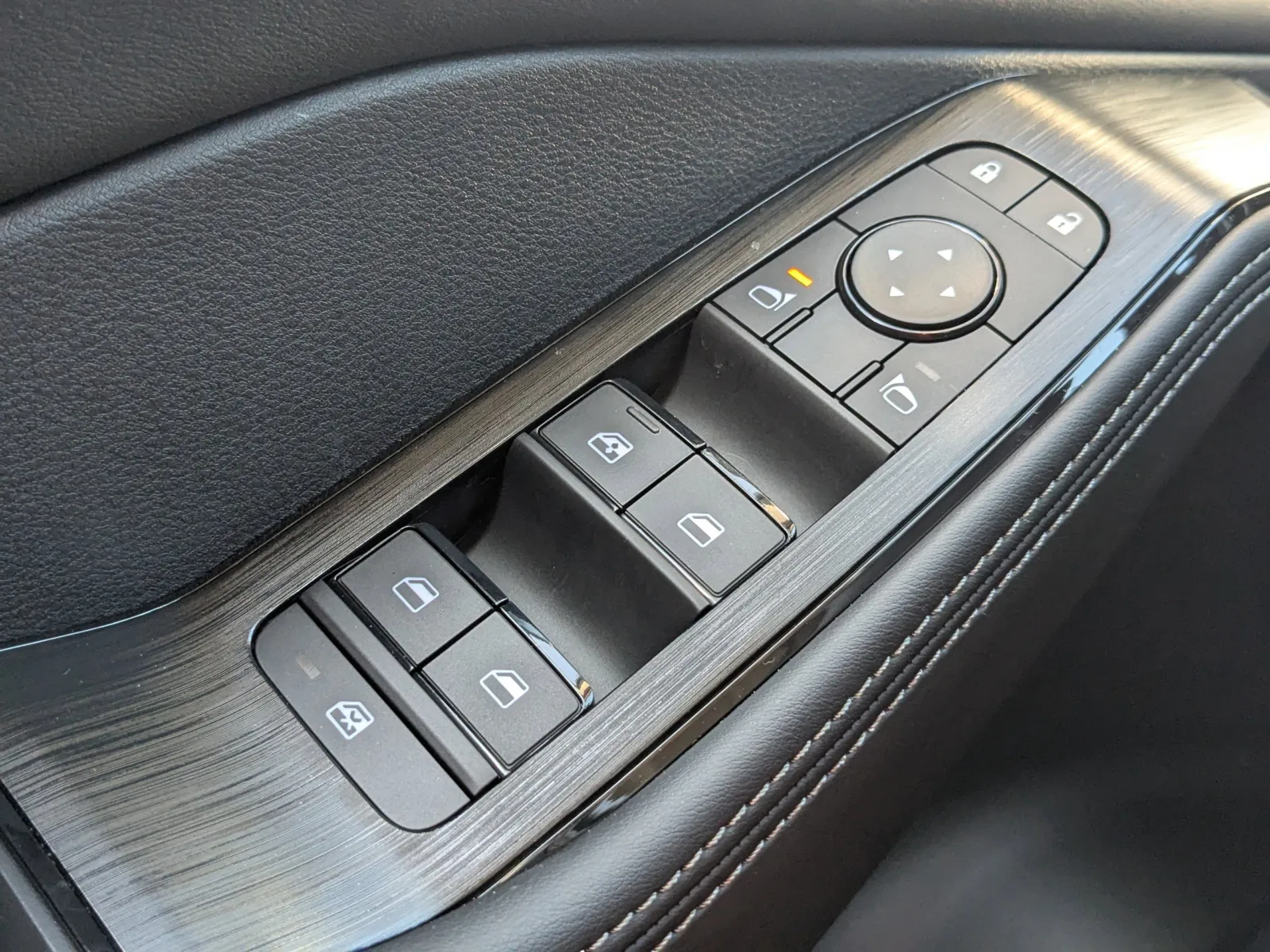 2026 Nissan Rogue SV - Photo 26
