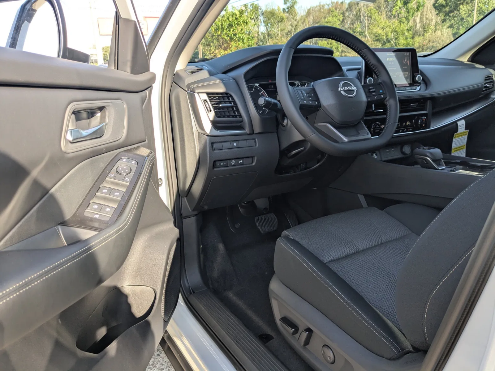 2026 Nissan Rogue SV - Photo 21