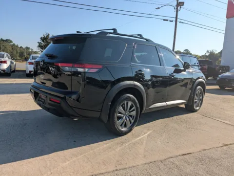 More photos of 2023 Nissan Pathfinder SV at Woody Folsom Nissan of Vidalia, GA