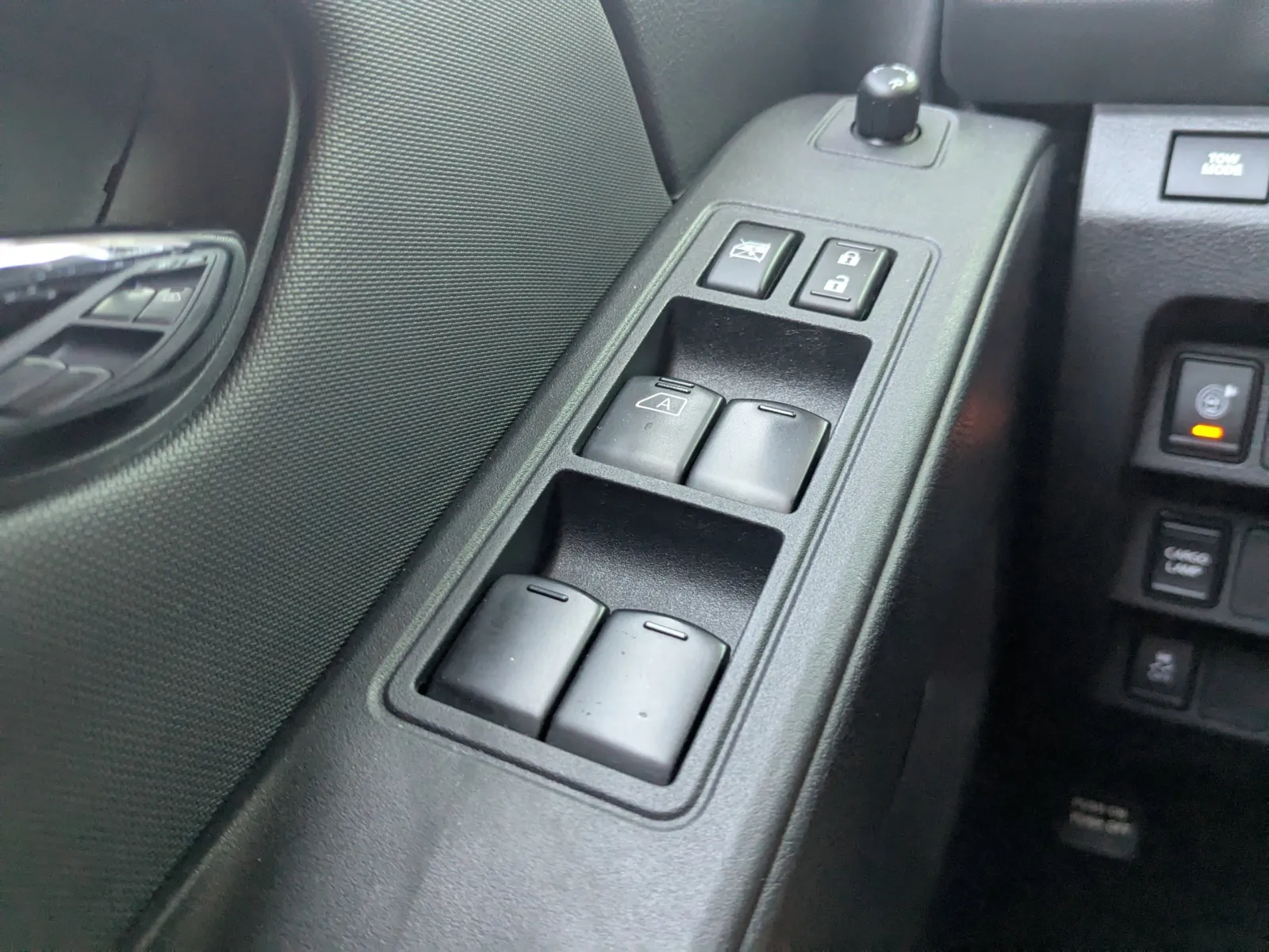 2024 Nissan Frontier SV - Photo 25