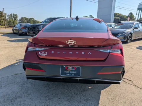 More photos of 2025 Hyundai Elantra SEL Convenience at Woody Folsom Nissan of Vidalia, GA