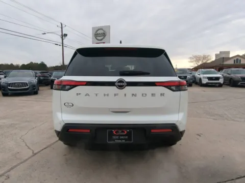 More photos of 2025 Nissan Pathfinder S at Woody Folsom Nissan of Vidalia, GA