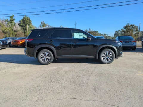 Another view of 2025 Nissan Pathfinder SL for sale in Vidalia, GA at Woody Folsom Nissan of Vidalia