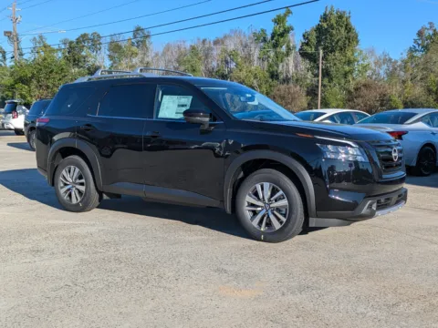 Photos of 2025 Nissan Pathfinder SL for sale in Vidalia, GA at Woody Folsom Nissan of Vidalia