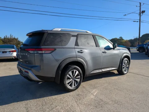 More photos of 2025 Nissan Pathfinder SL at Woody Folsom Nissan of Vidalia, GA