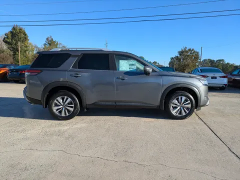 Another view of 2025 Nissan Pathfinder SL for sale in Vidalia, GA at Woody Folsom Nissan of Vidalia