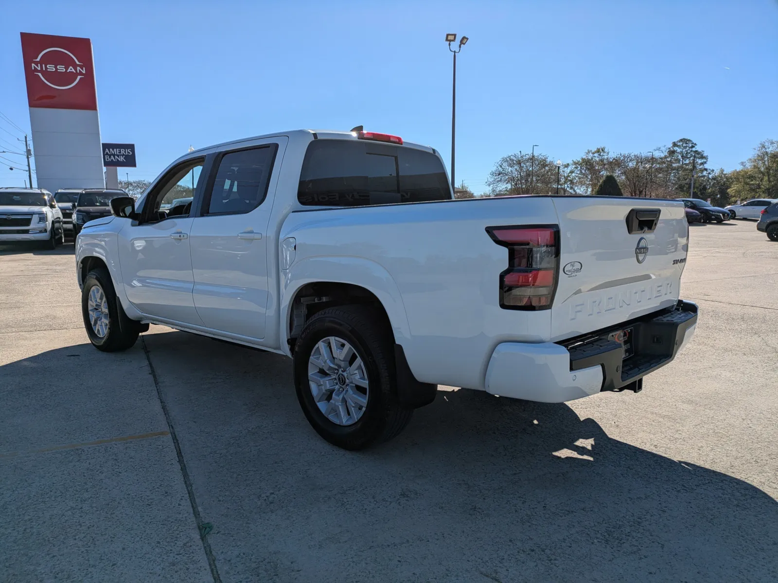 2024 Nissan Frontier SV - Photo 6