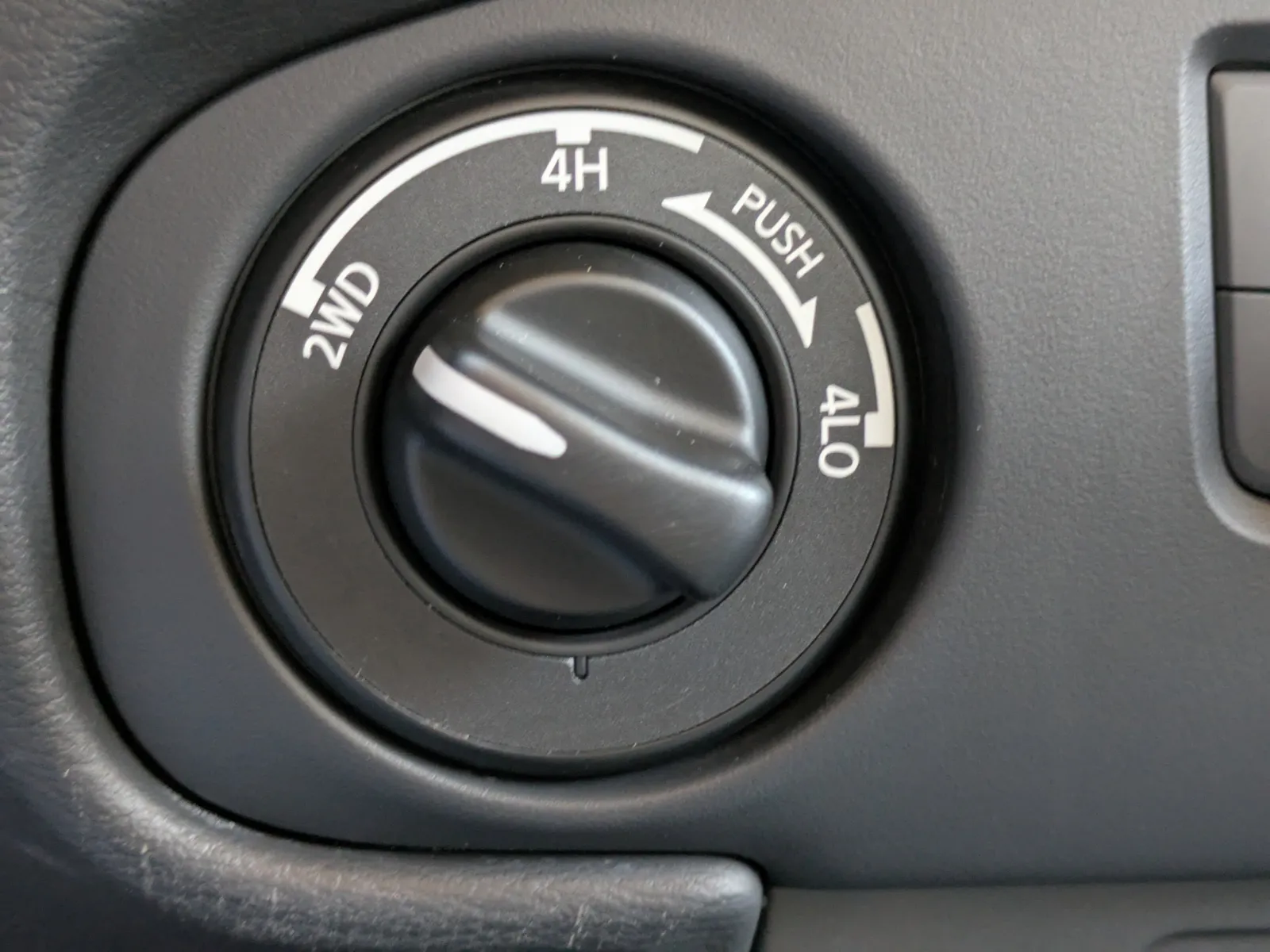 2024 Nissan Frontier SV - Photo 24