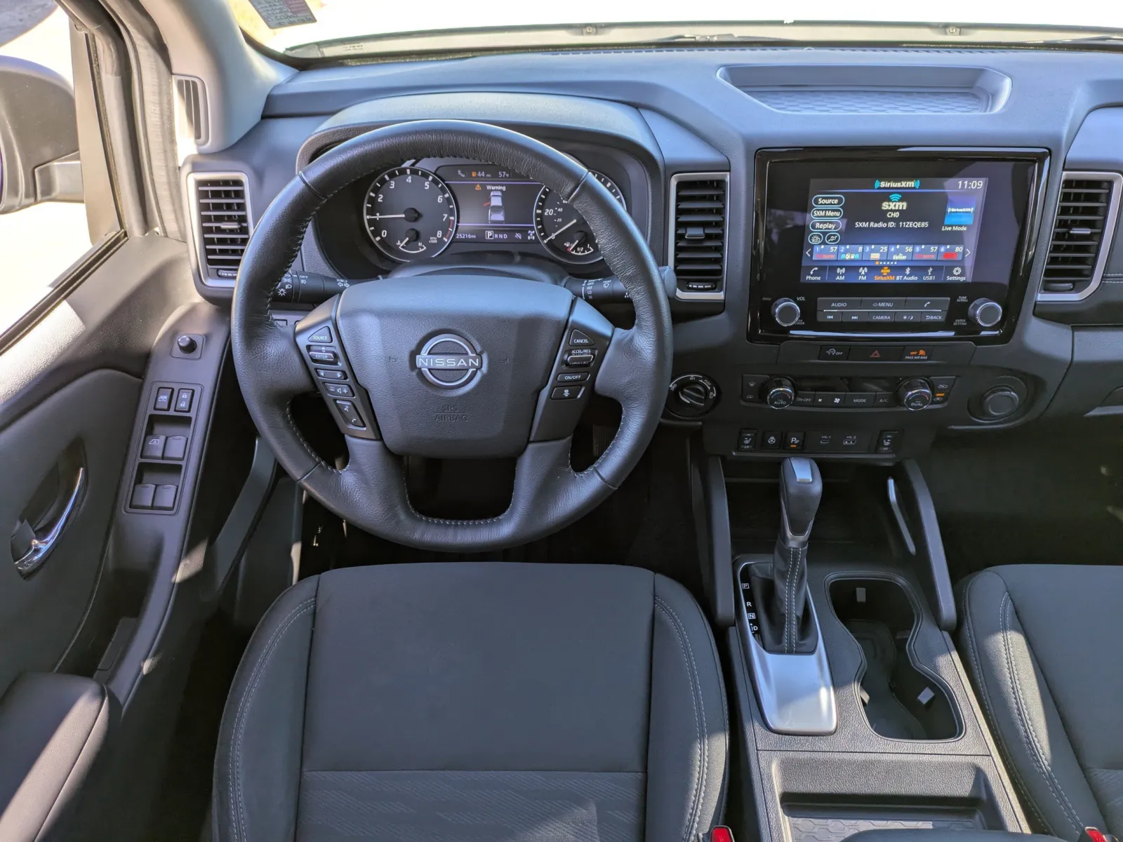 2024 Nissan Frontier SV - Photo 16