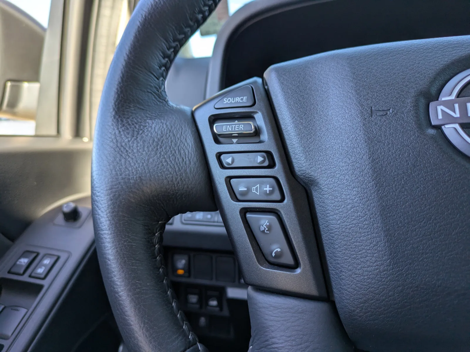 2024 Nissan Frontier SV - Photo 26