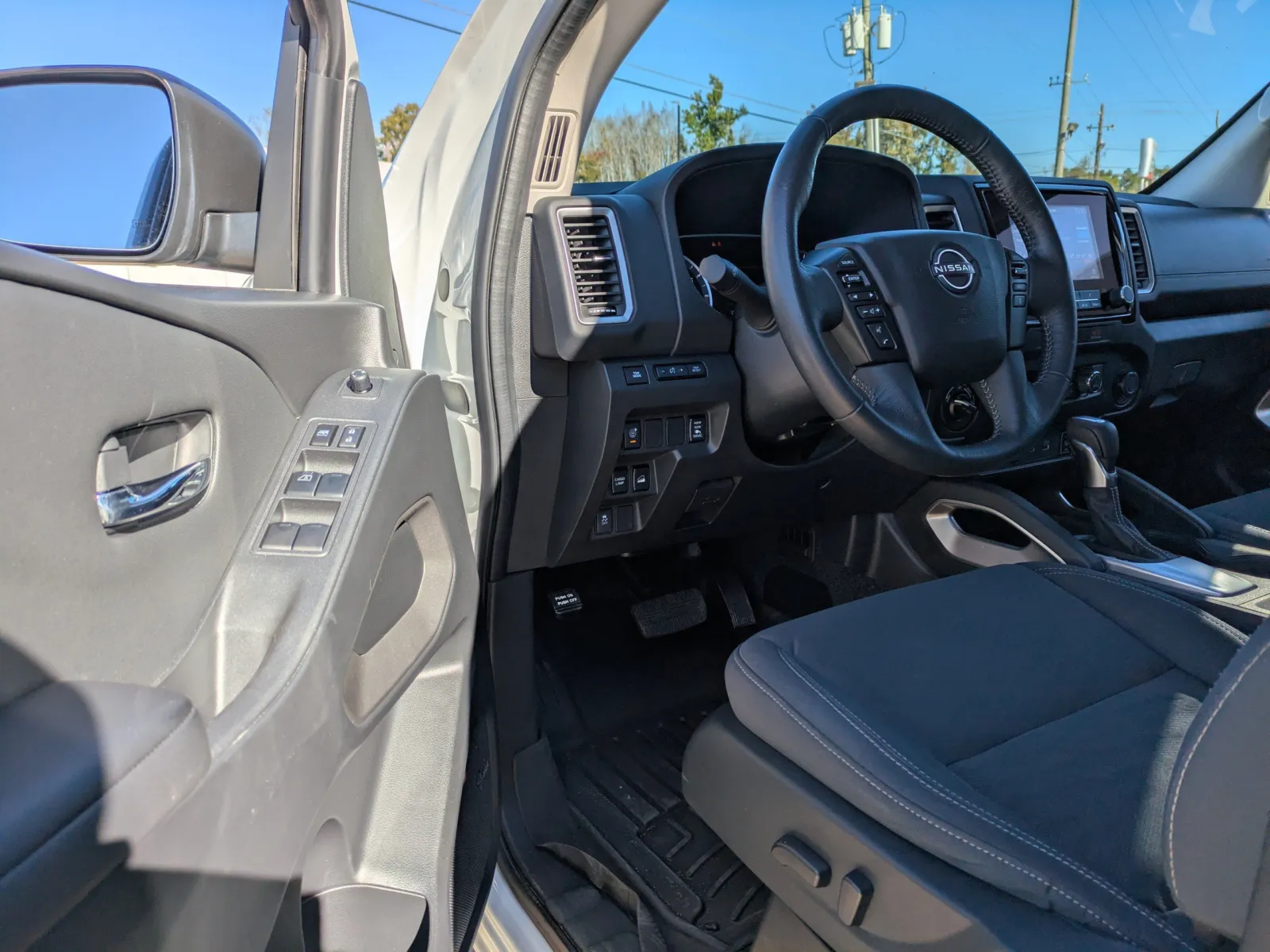 2024 Nissan Frontier SV - Photo 19