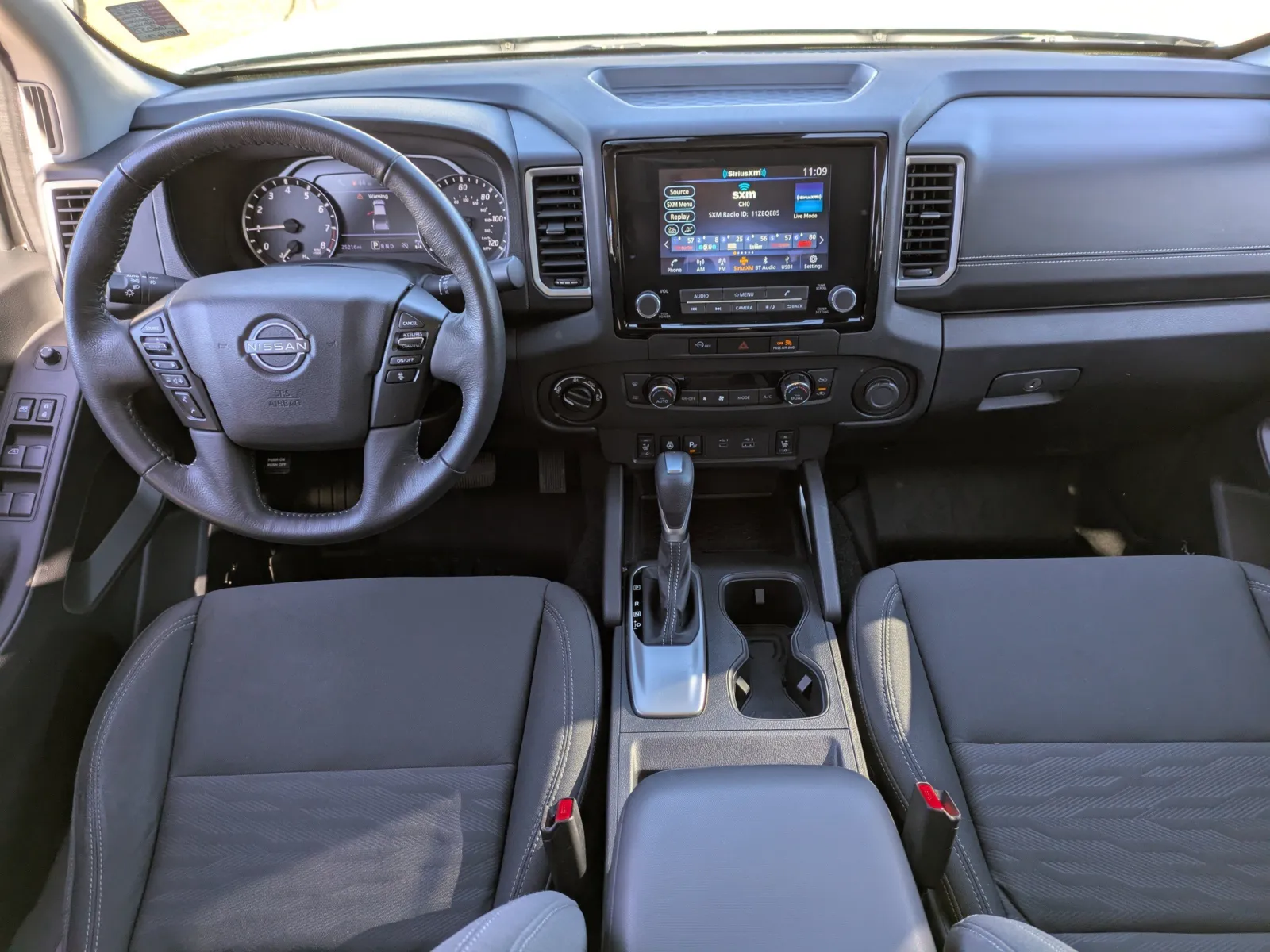 2024 Nissan Frontier SV - Photo 15