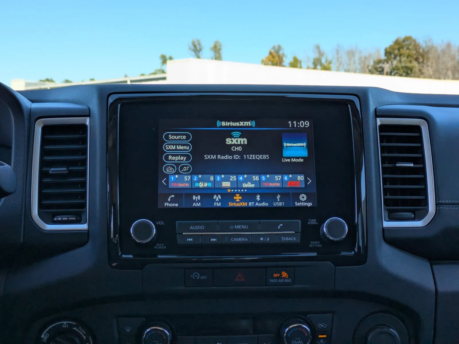 2024 Nissan Frontier SV - Photo 18