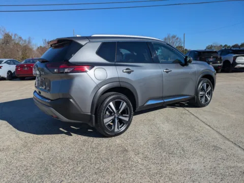 More photos of 2021 Nissan Rogue SL at Woody Folsom Nissan of Vidalia, GA