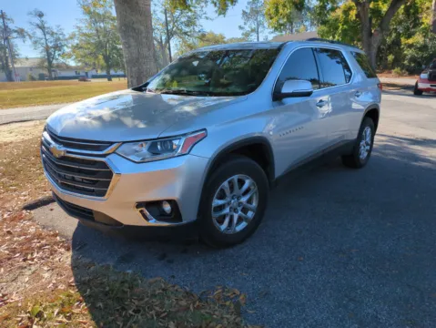 Silver 2021 Chevrolet Traverse LT Cloth for sale in Vidalia, GA